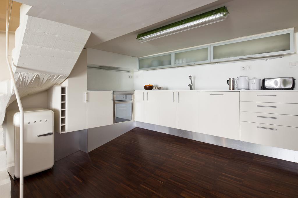 Apartment Barcelona Rentals - Private Pool And Garden Center Екстер'єр фото