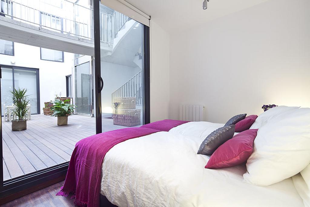 Apartment Barcelona Rentals - Private Pool And Garden Center Екстер'єр фото